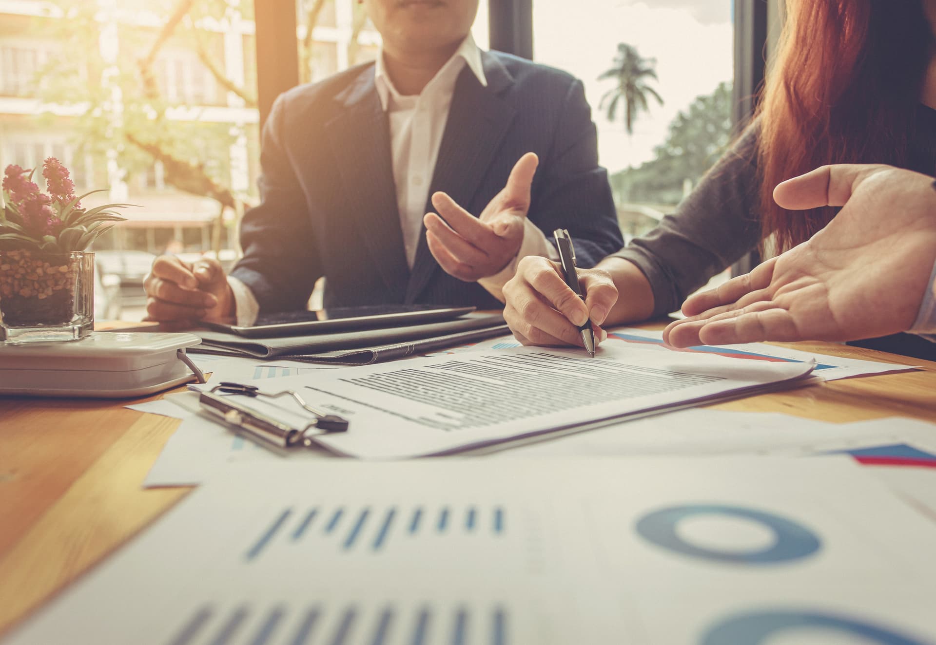 Business contract. agreement was signed co-investment business